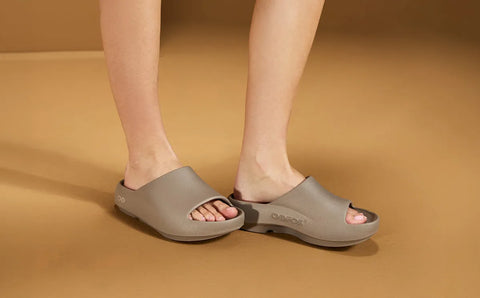 Women's OOahh PLUS Slide Sandal - Driftwood