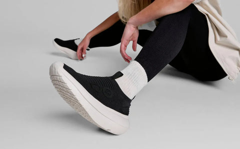 Women's OOmy Zen - Chalk Black